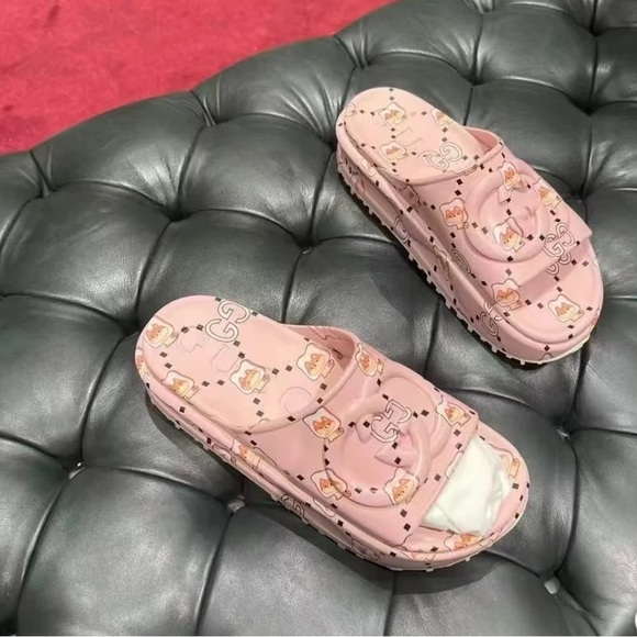 New in box Gucci Kawaii Double G interlocking embossed platform slide sandals - Picture 7 of 10